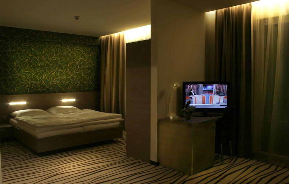 Hotel Ponteo - Activity Park บราติสลาวา ภายนอก รูปภาพ