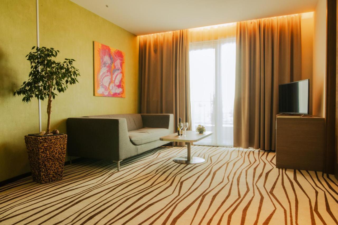 Hotel Ponteo - Activity Park บราติสลาวา ภายนอก รูปภาพ