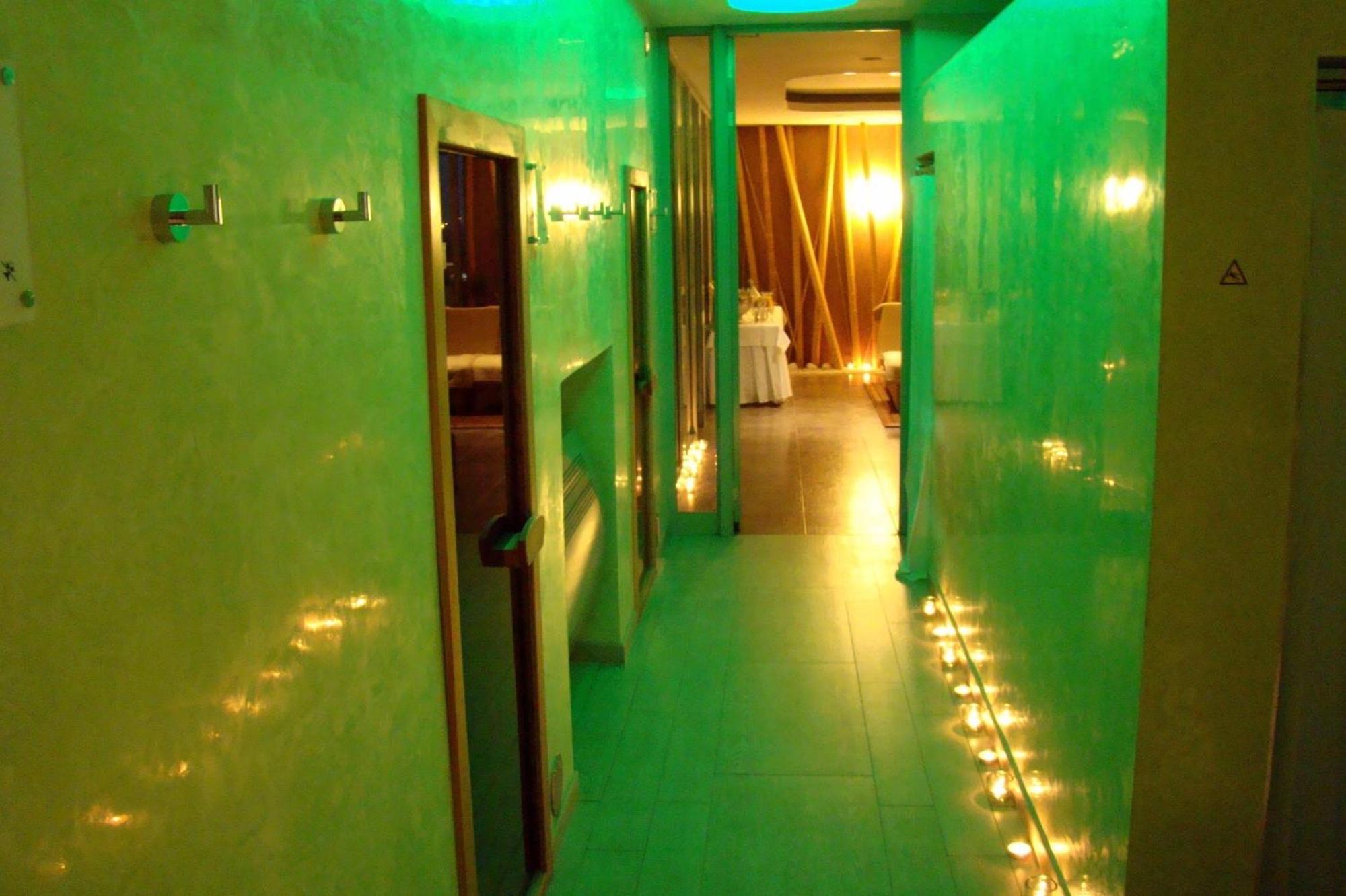 Hotel Ponteo - Activity Park บราติสลาวา ภายนอก รูปภาพ