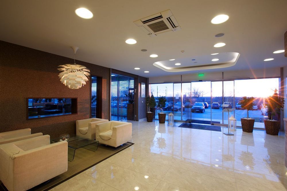 Hotel Ponteo - Activity Park บราติสลาวา ภายนอก รูปภาพ