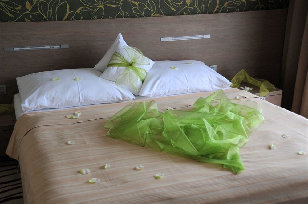 Hotel Ponteo - Activity Park บราติสลาวา ภายนอก รูปภาพ
